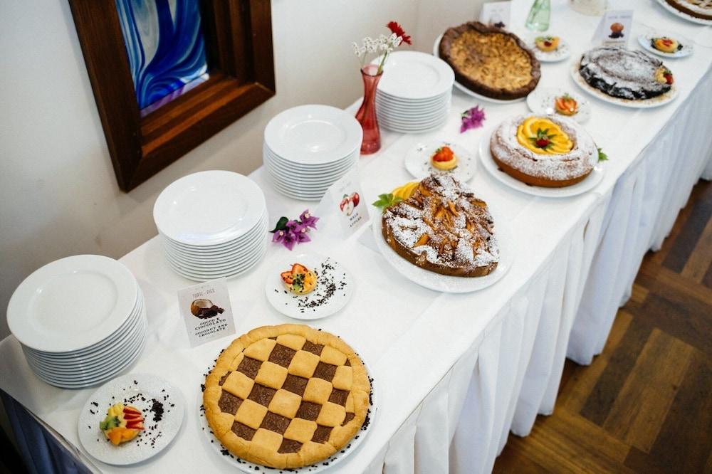 Hotel Carlo Felice Сассари Экстерьер фото