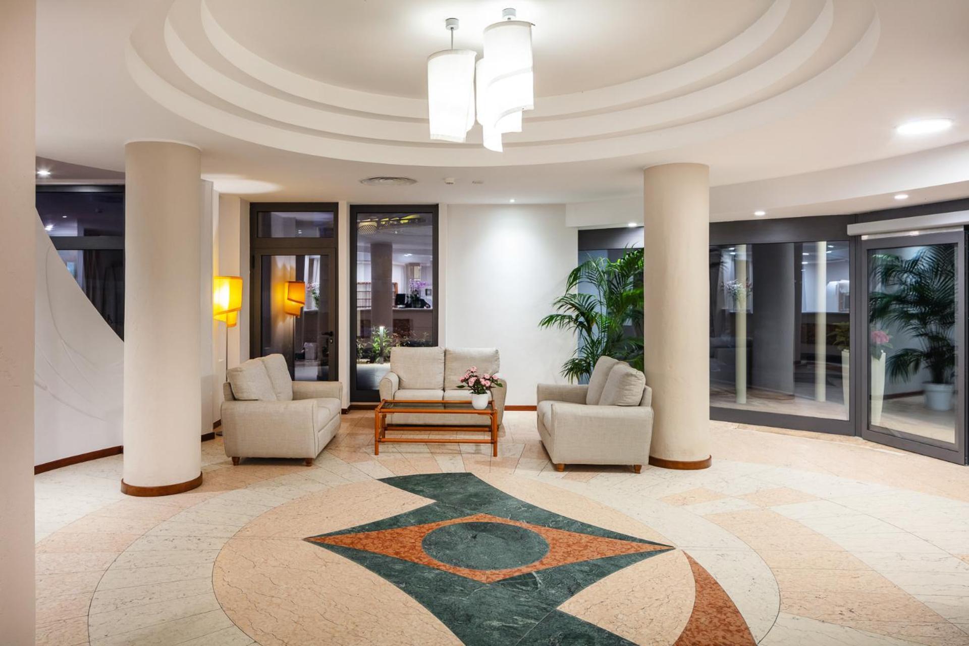 Hotel Carlo Felice Сассари Экстерьер фото