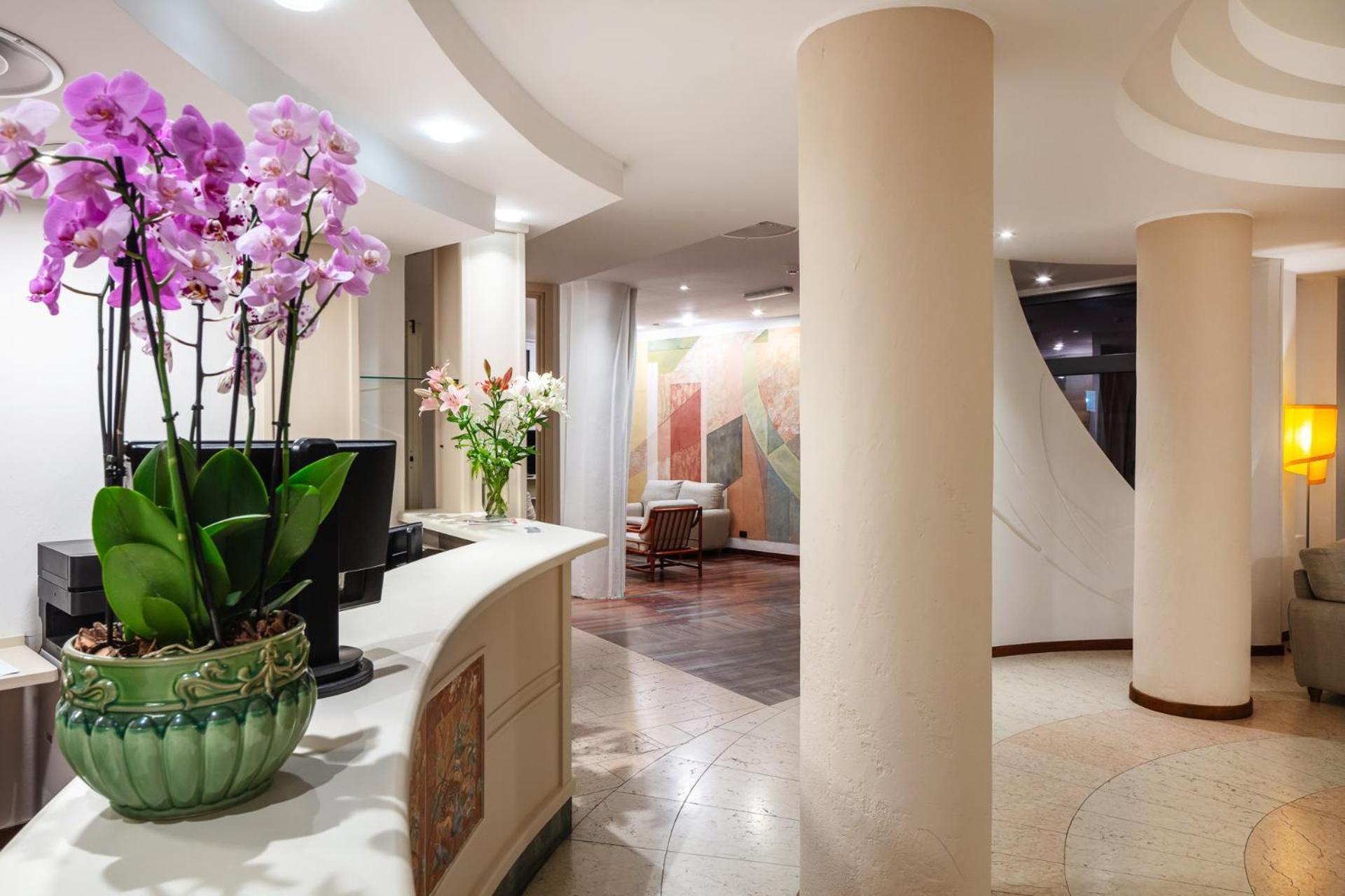 Hotel Carlo Felice Сассари Экстерьер фото